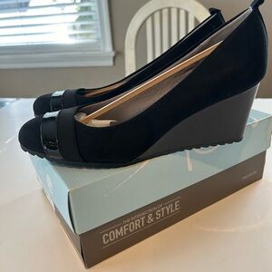 LIFE STRIDE PARIGI WEDGE BLACK SUEDE & PATENT ACCENTS SIZE 9 1/2 W BRAND NEW